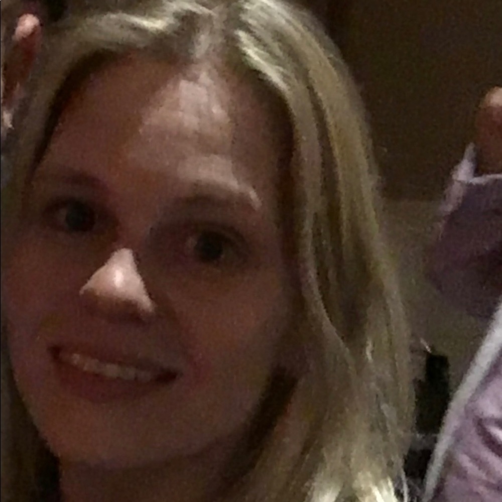 Meet your Posher, Stefanie